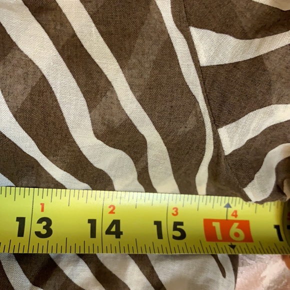 MICHAEL KORS SZ 6 BLOUSE.ANIMAL PRINT. New - Picture 9 of 12